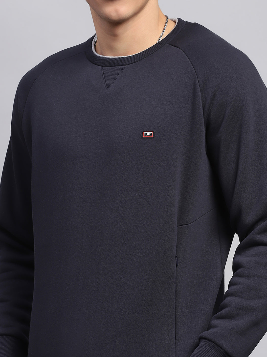 Men Navy Blue Solid Round Neck Full Sleeve Sweatshirt
