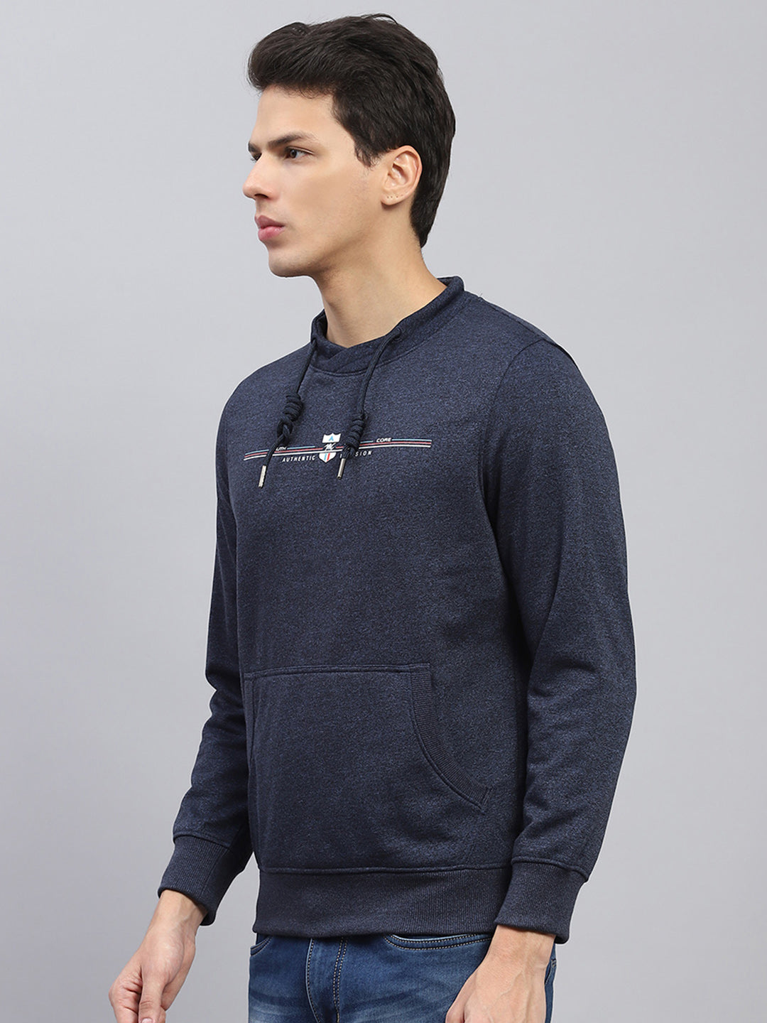 Men Navy Blue Solid Round Neck Full Sleeve Sweatshirt