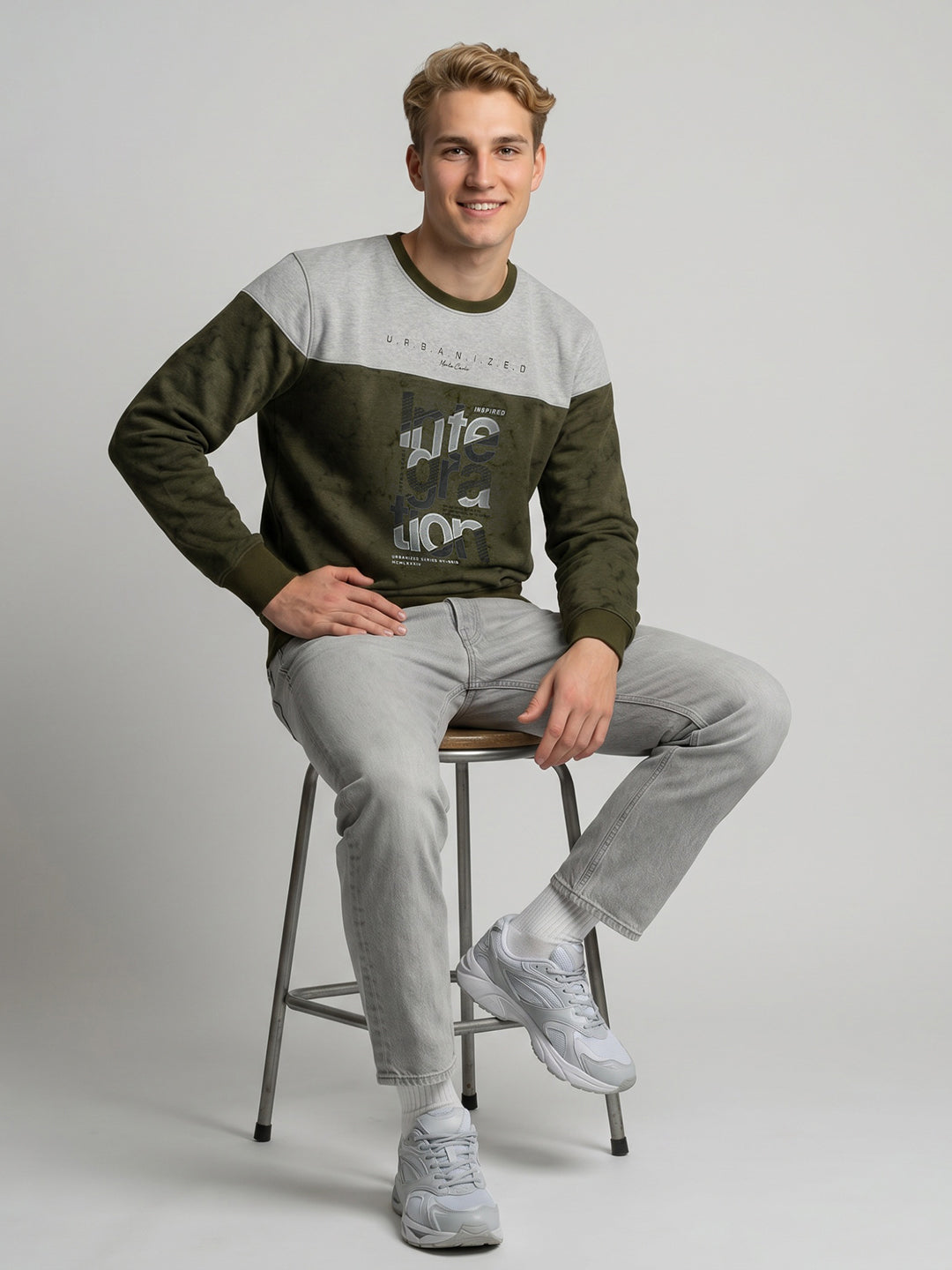 Men Olive Printed Round Neck Full Sleeve Sweatshirt