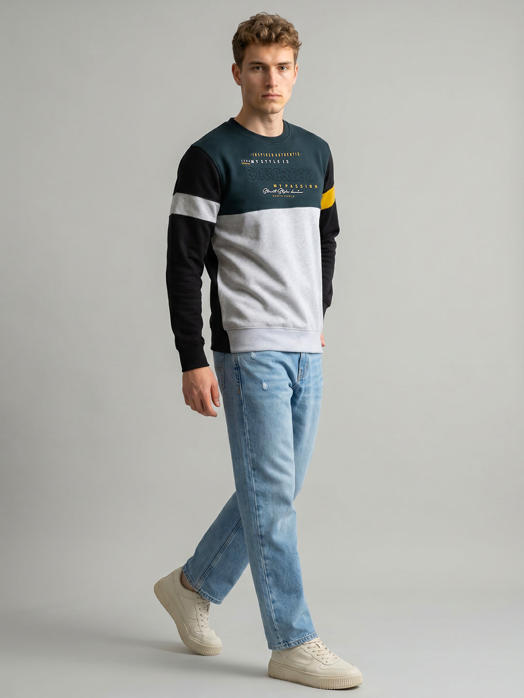 Men Green Embossed Pattern Round Neck Full Sleeve Sweatshirt