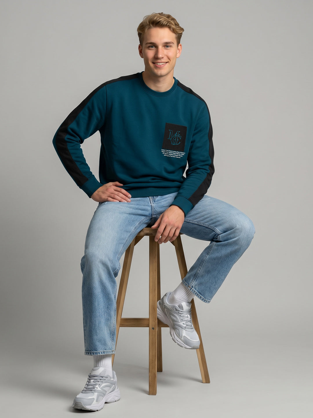 Men Blue Printed Round Neck Full Sleeve Sweatshirt