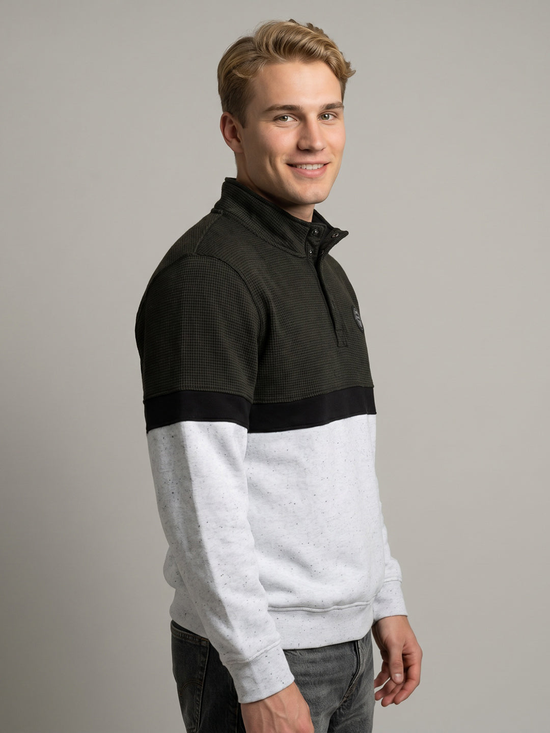 Men Olive Self Design Turtle Neck Full Sleeve Sweatshirt