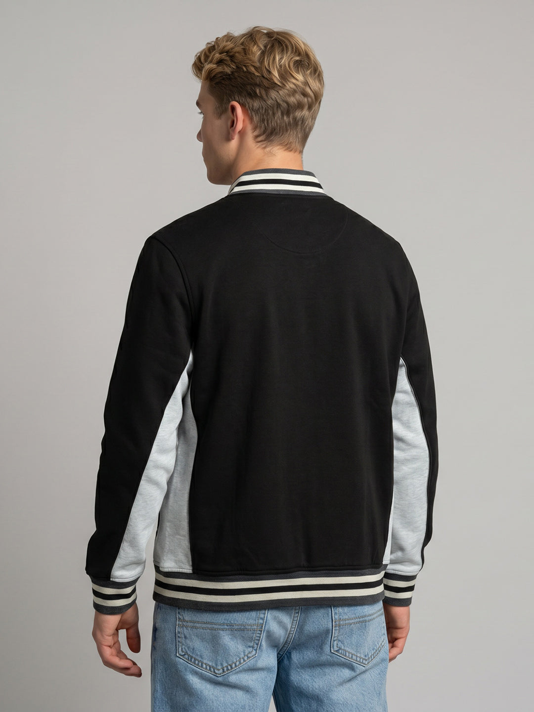Men Black Solid Collar Full Sleeve Sweatshirt