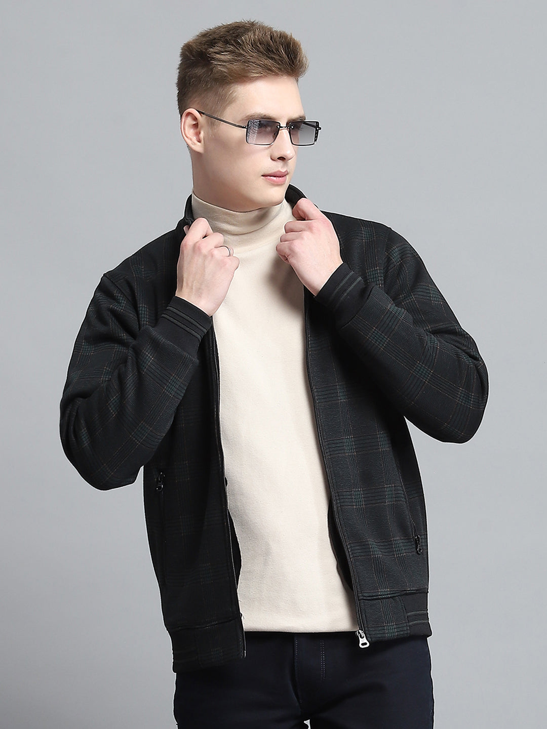 Men Black Self Design Round Neck Full Sleeve Sweatshirt