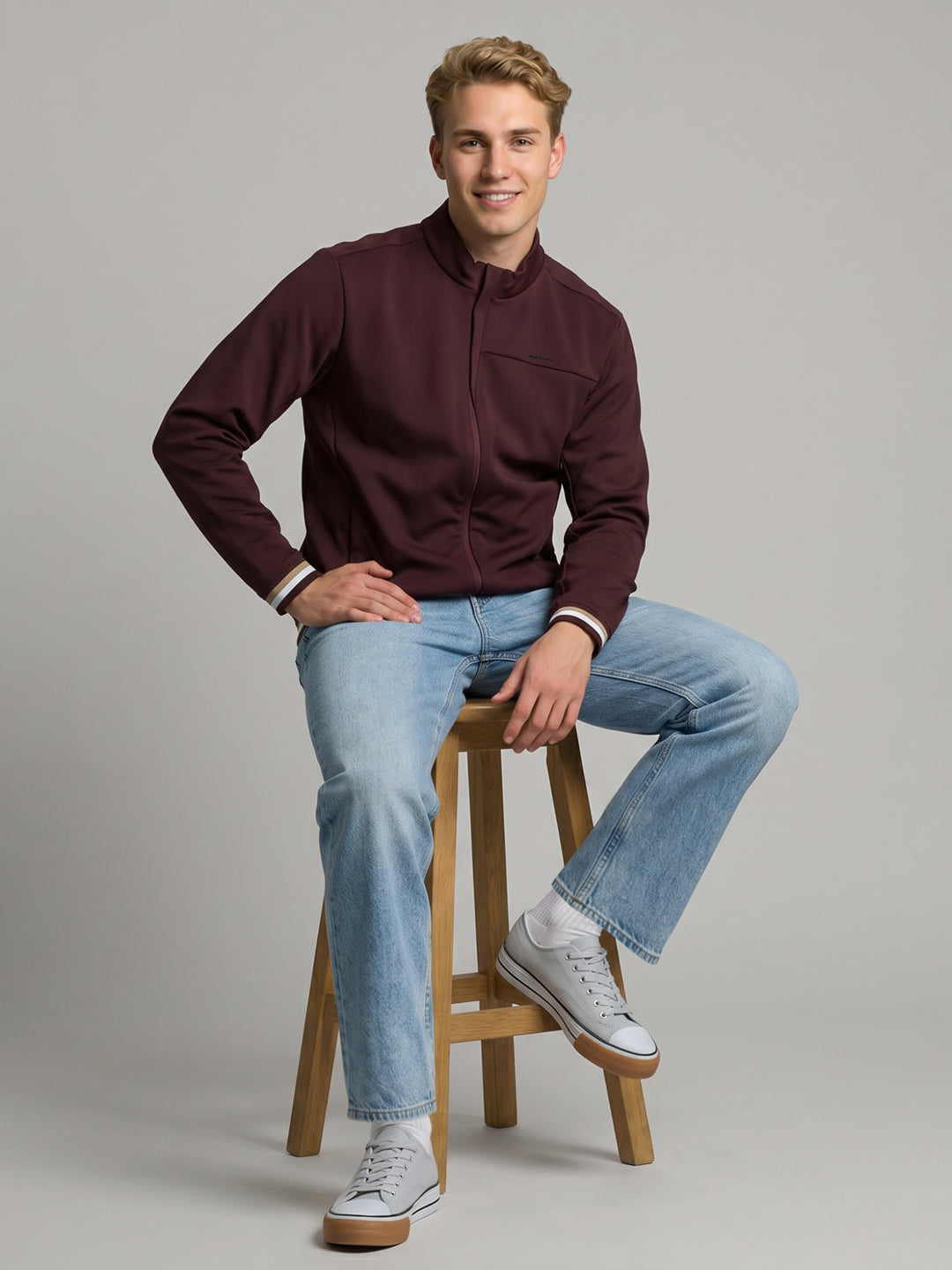 Men Maroon Solid Stand Collar Full Sleeve Sweatshirt