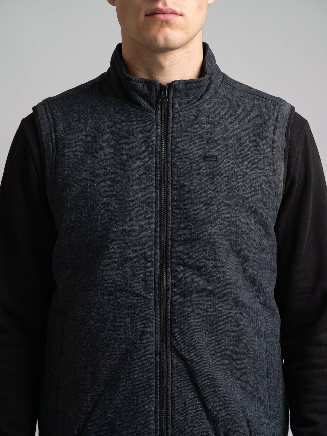 Men Grey Melange Turtle Neck Sleeveless Reversible Knitted Jacket