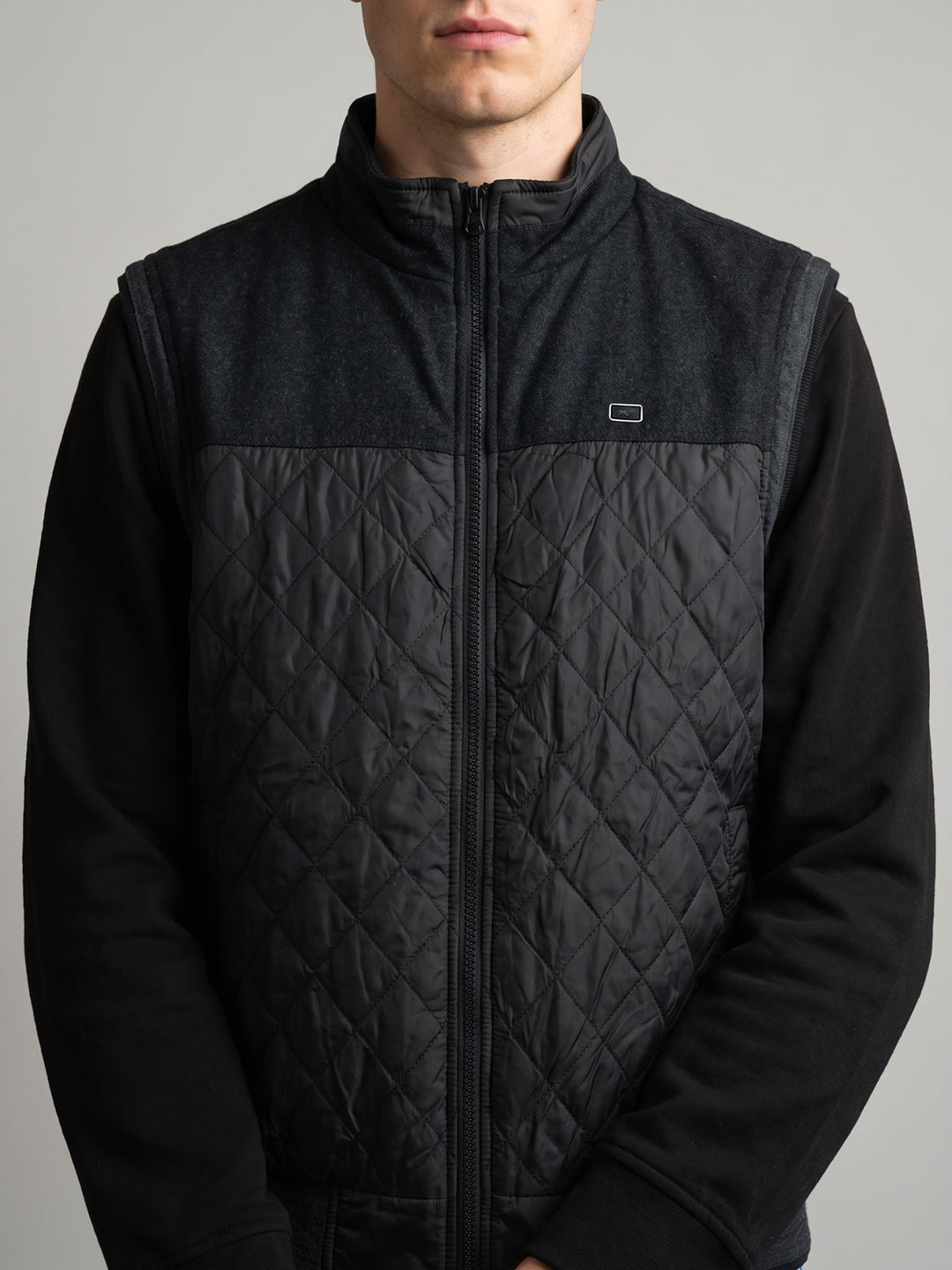 Men Grey Melange Turtle Neck Sleeveless Reversible Knitted Jacket