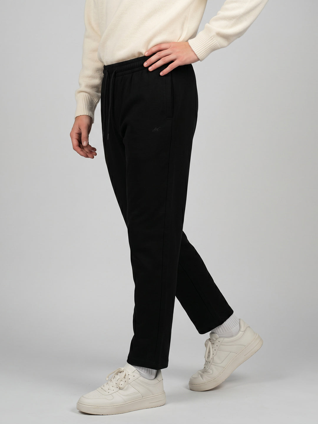 Men Black Solid Regular Fit Lower