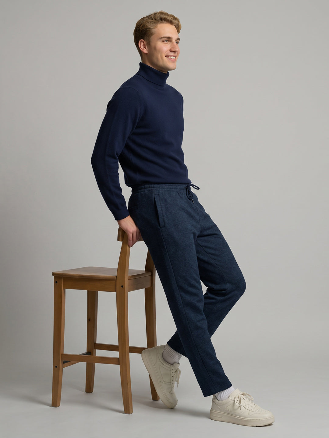 Men Navy Blue Solid Regular Fit Winter Lower