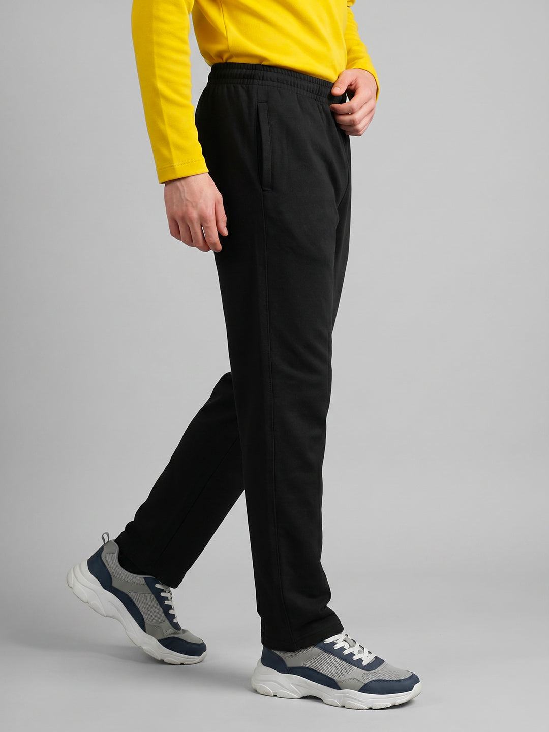 Men Black Solid Regular Fit Lower