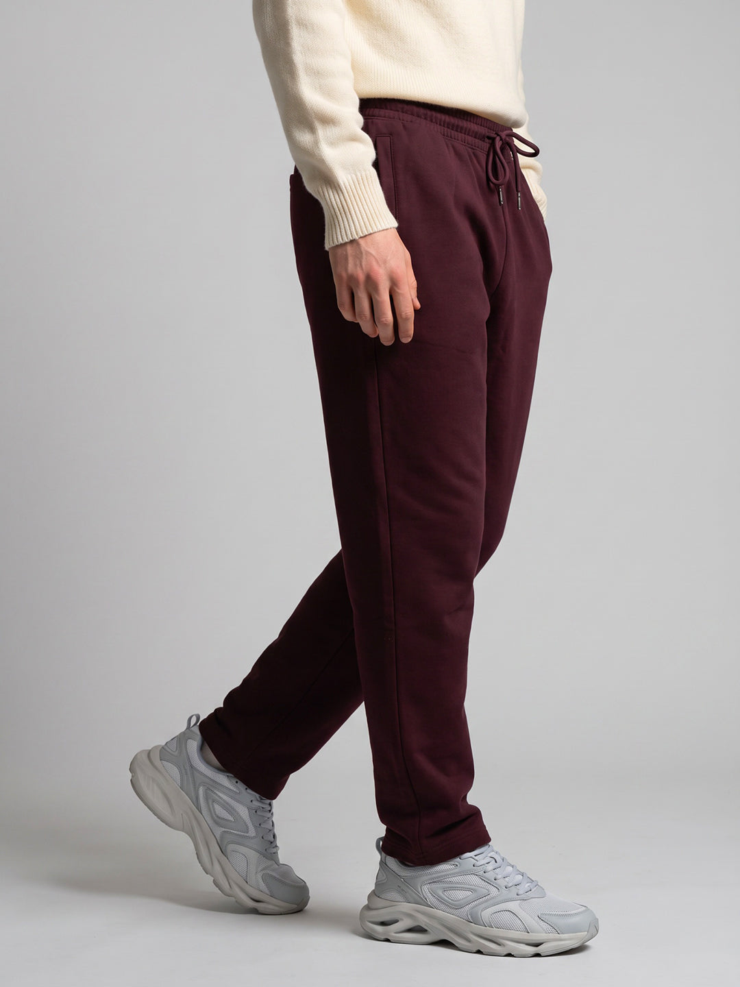 Men Maroon Solid Regular Fit Lower