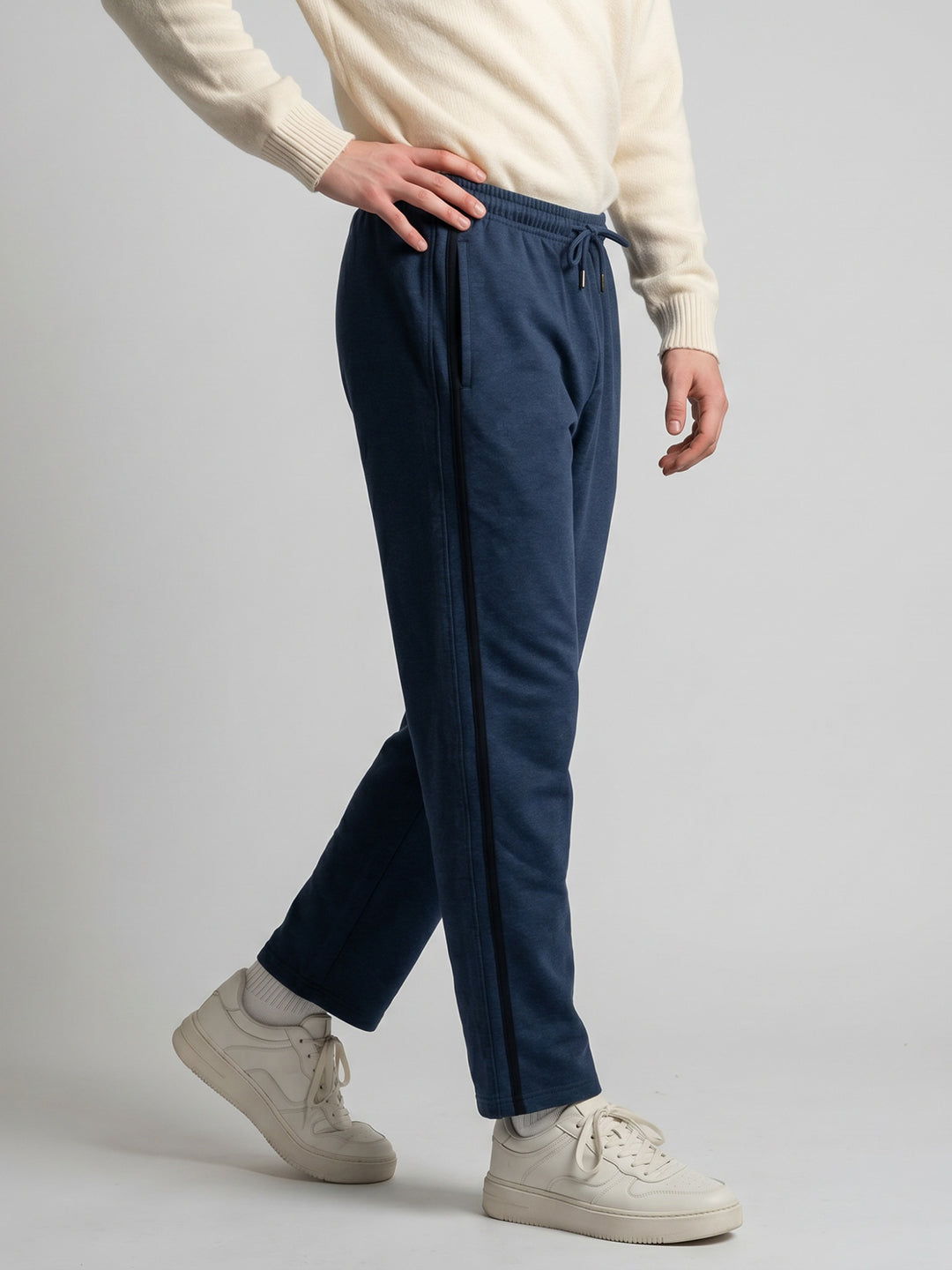 Men Navy Blue Solid Regular Fit Winter Lower