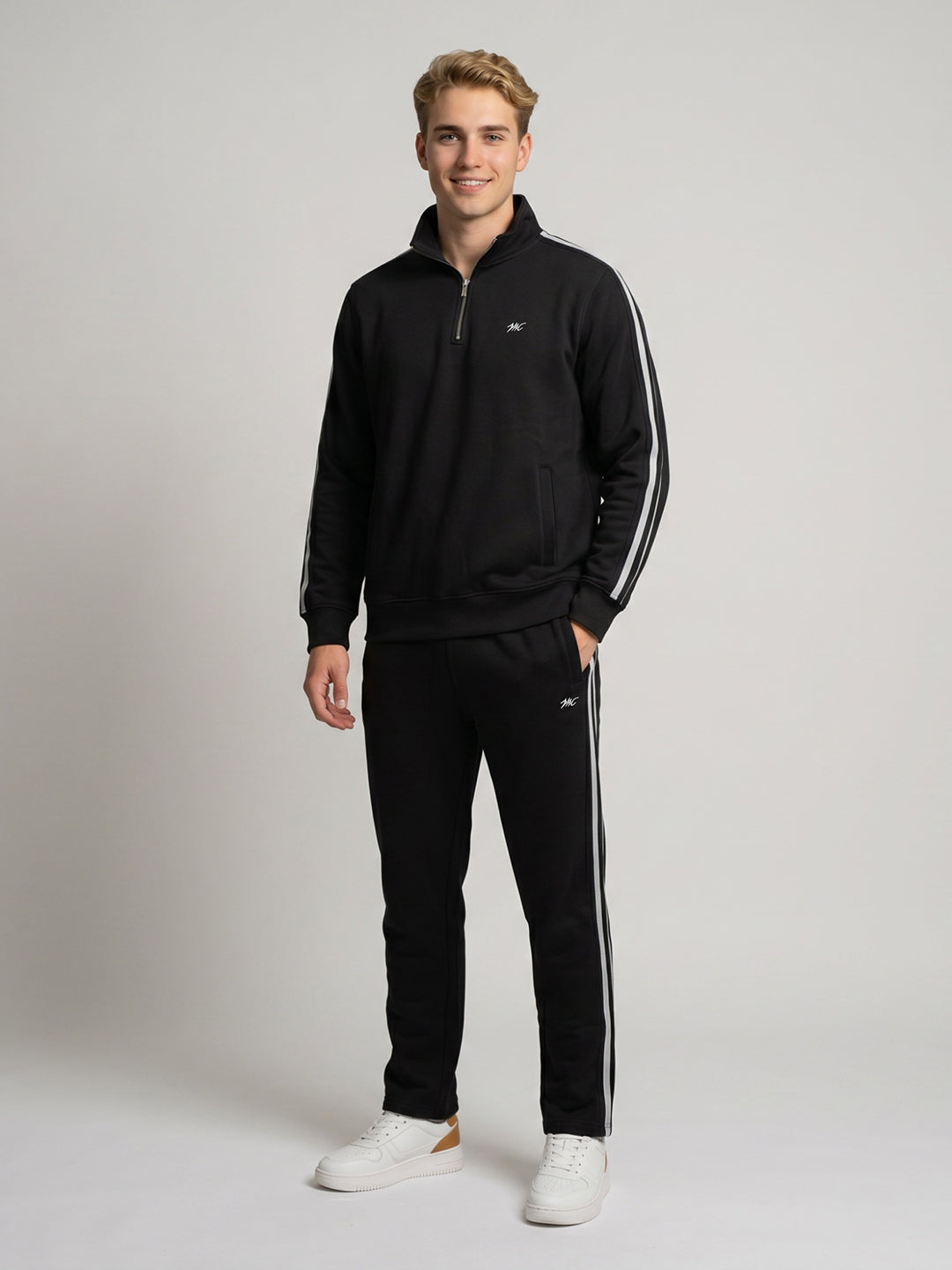 Men Black Solid Collar Full Sleeve Winter Tracksuit