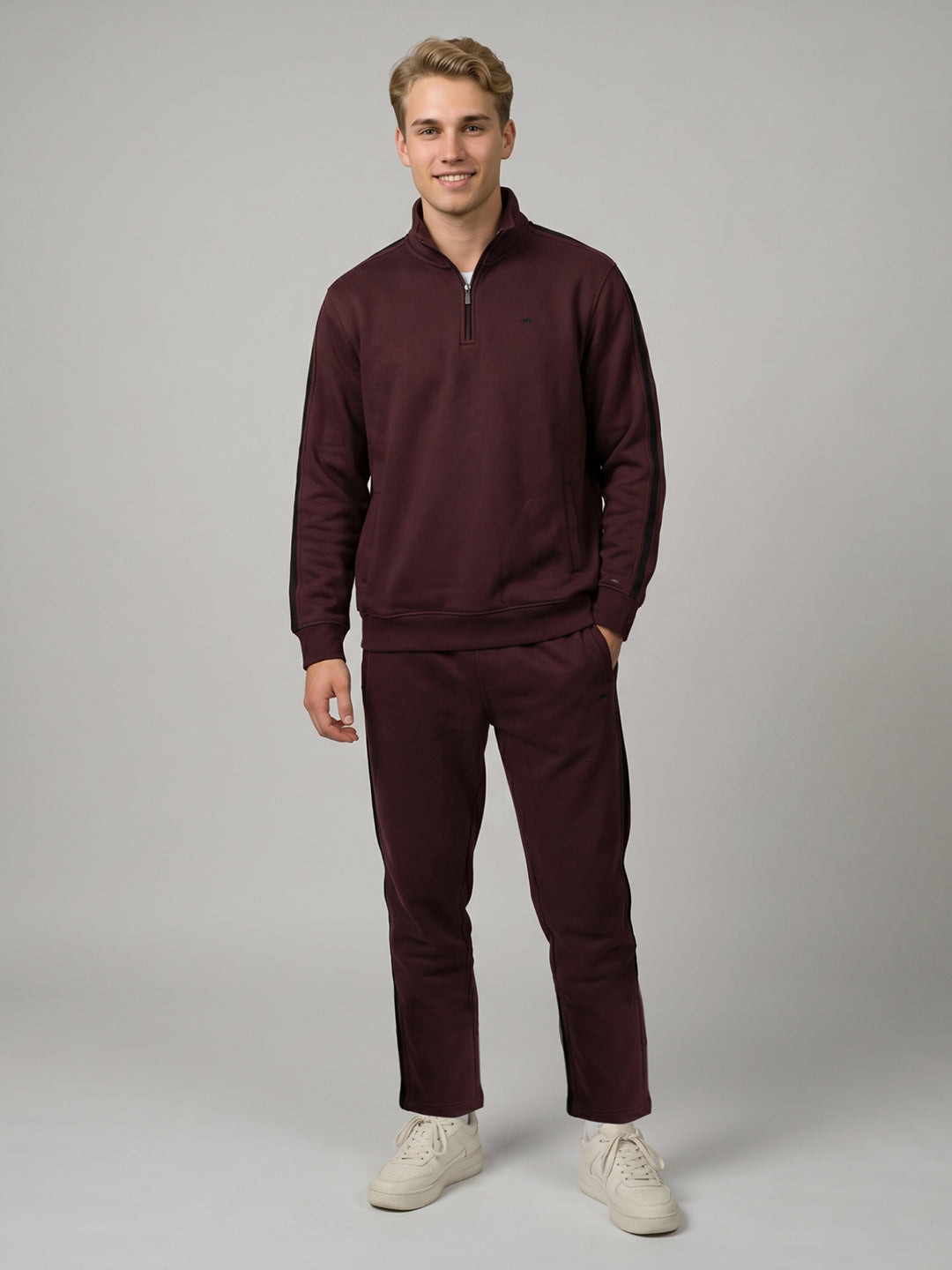 Men Maroon Solid Collar Full Sleeve Winter Tracksuit