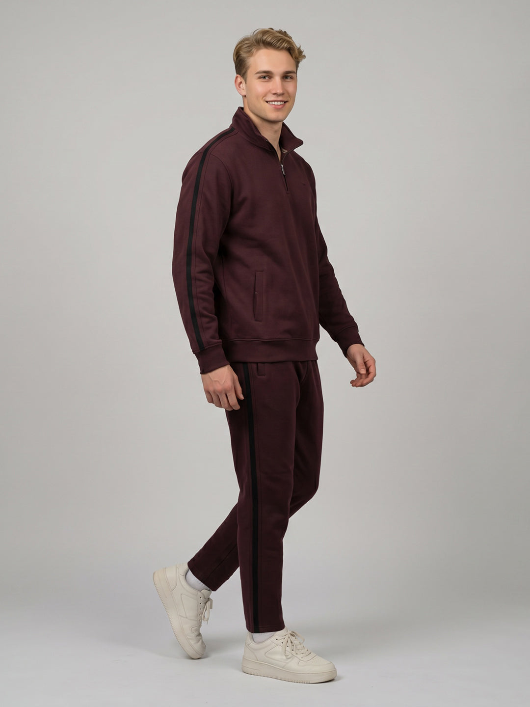 Men Maroon Solid Collar Full Sleeve Winter Tracksuit
