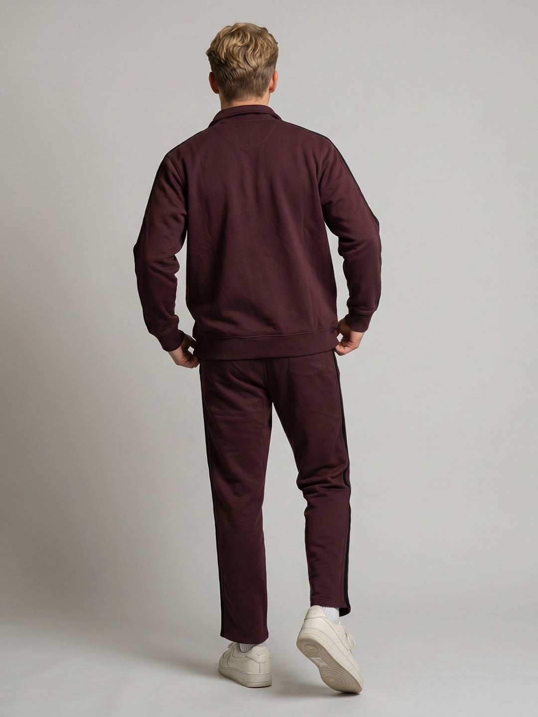Men Maroon Solid Collar Full Sleeve Winter Tracksuit