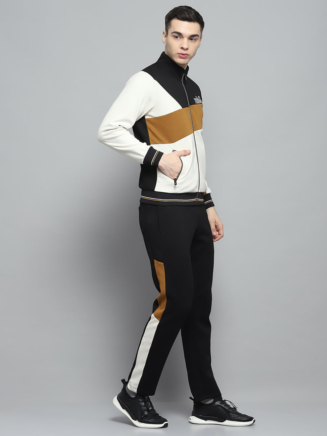 Men Black & White Printed Mock Neck Full Sleeve Winter Tracksuit