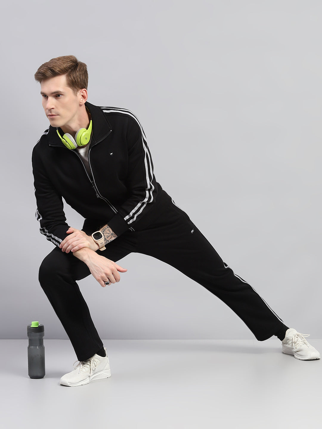 Men Black Solid Mock Neck Full Sleeve Winter Tracksuit