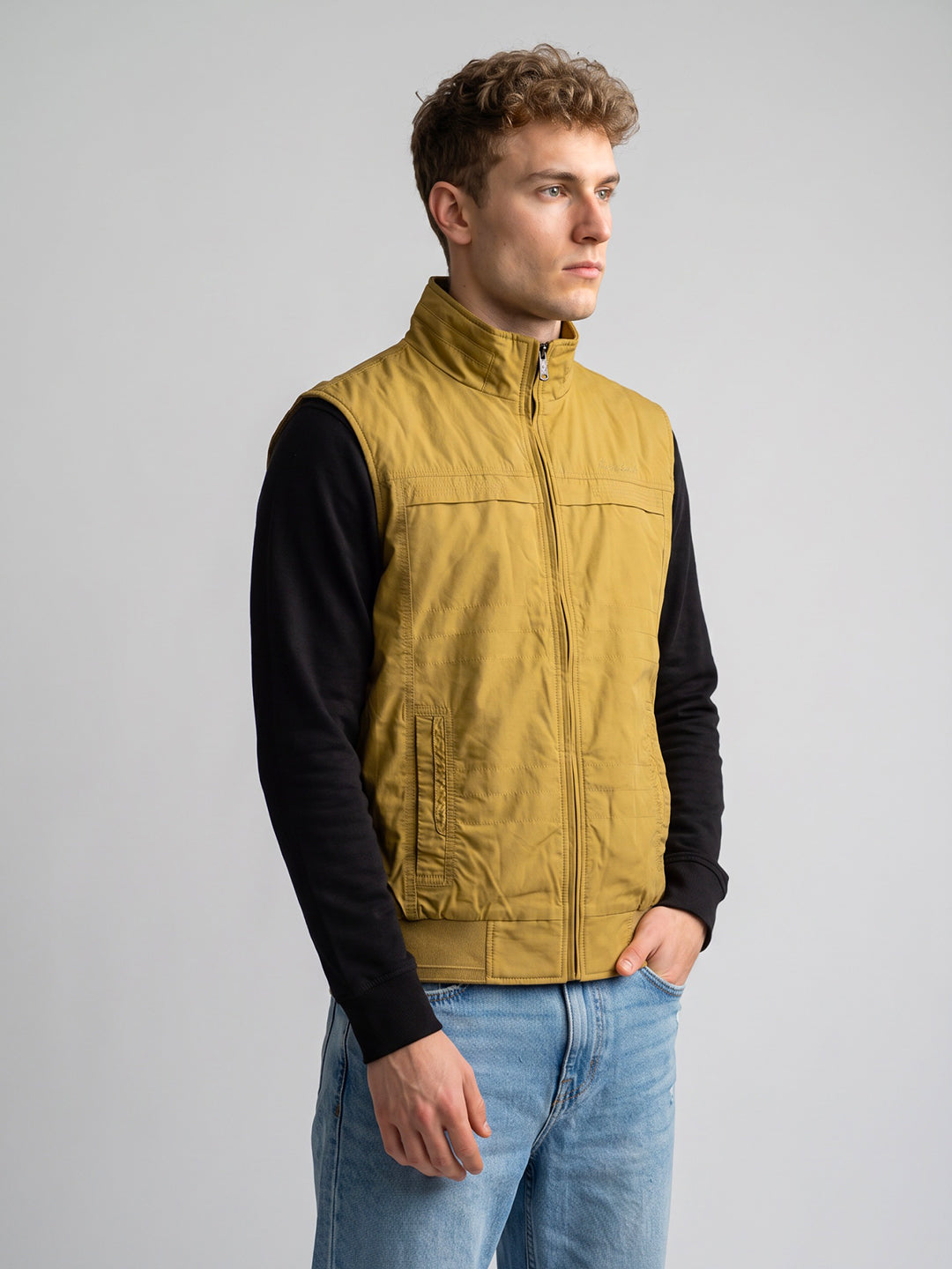 Men Mustard Solid Collar Sleeveless Parka Jacket