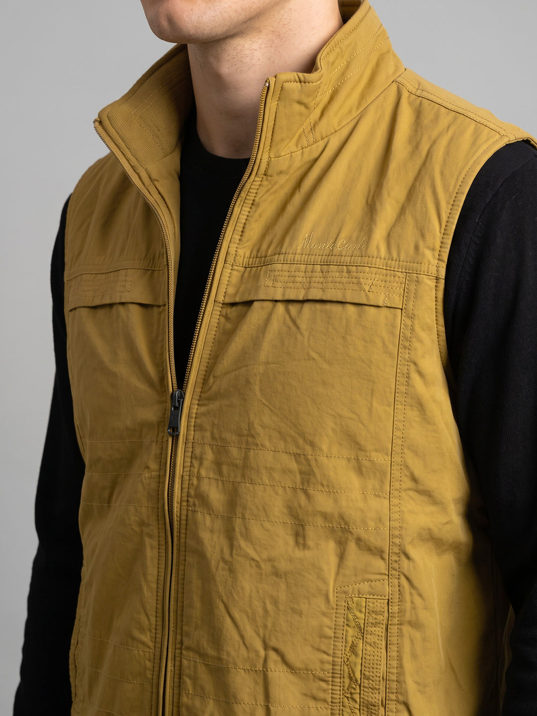 Men Mustard Solid Collar Sleeveless Parka Jacket