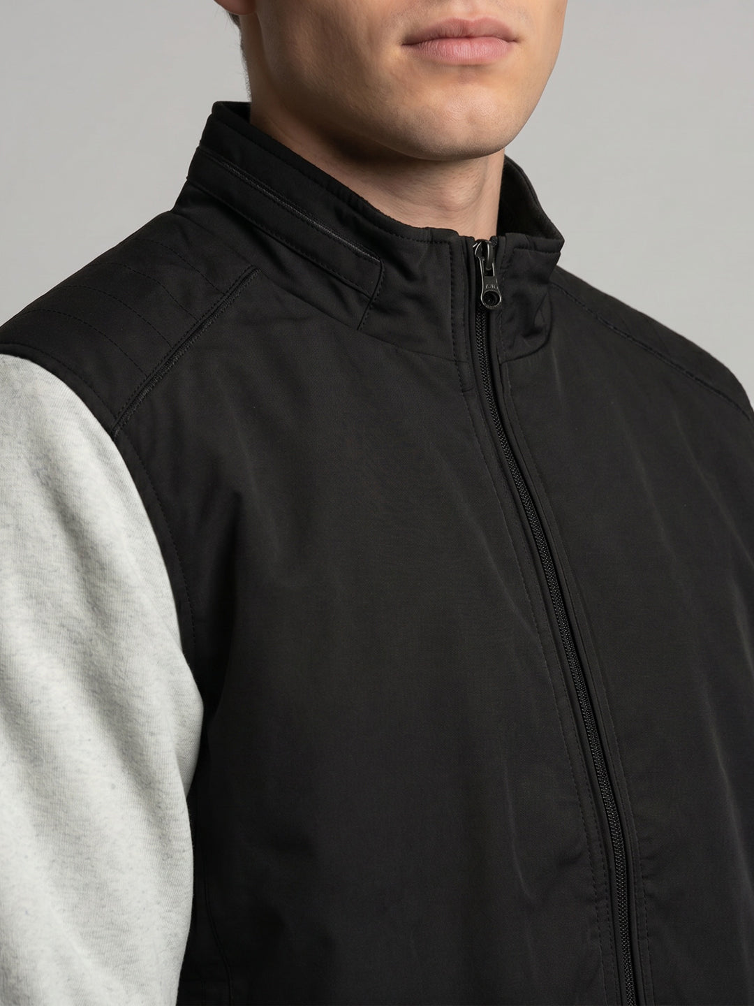 Men Black Solid Turtle Neck Sleeveless Bomber Jacket