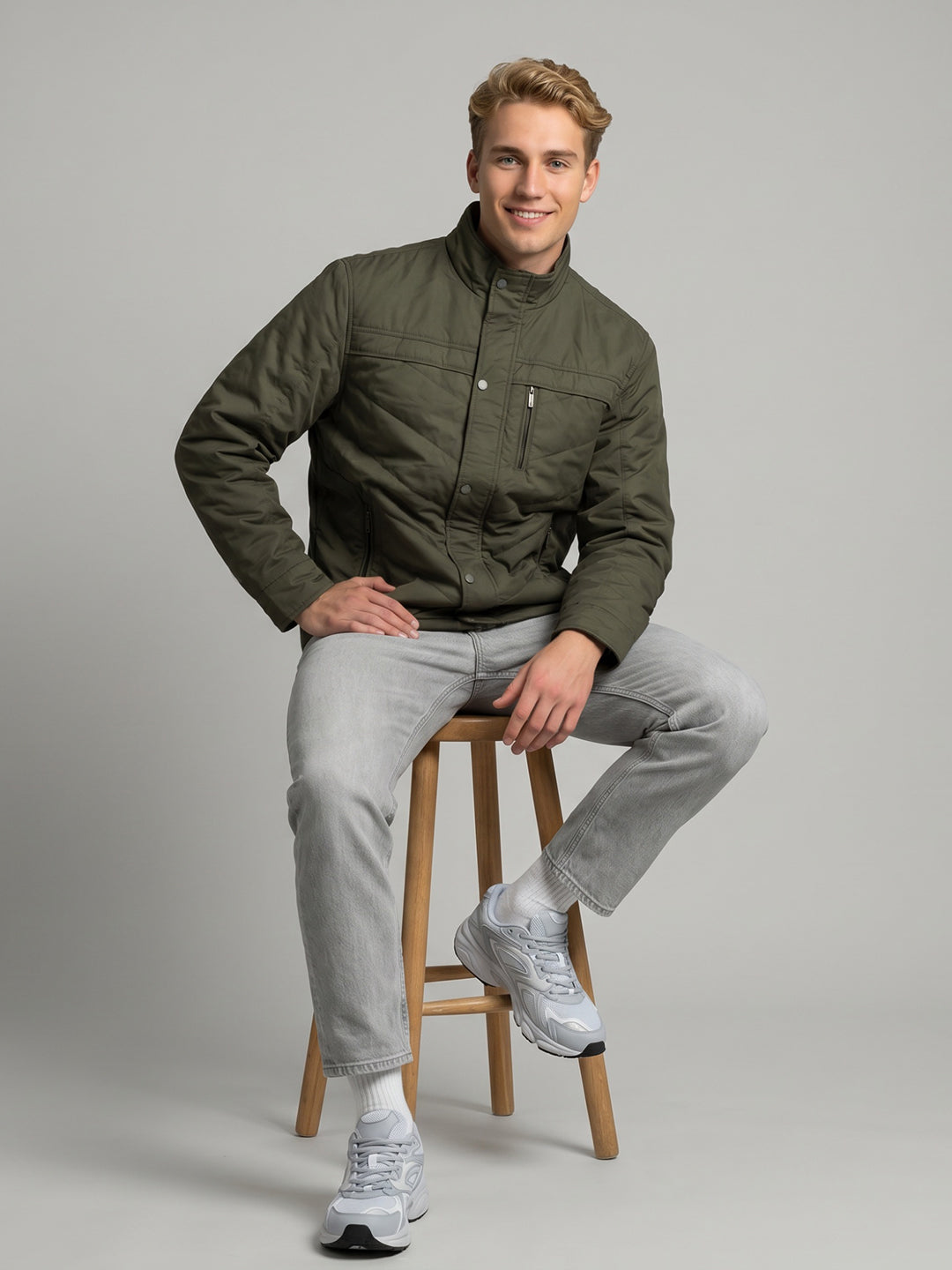 Men Green Solid Turtle Neck Full Sleeve Padded Jacket