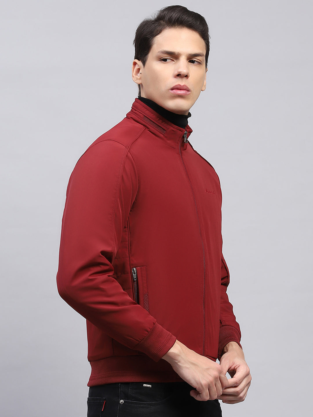 Men Maroon Solid Collar Full Sleeve Jacket