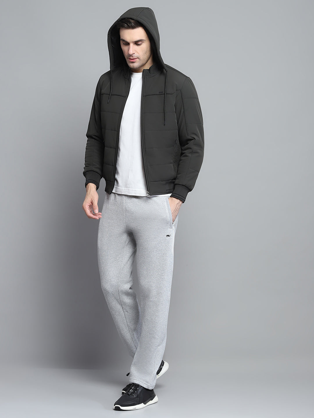Men Olive Solid Hooded Full Sleeve Jacket