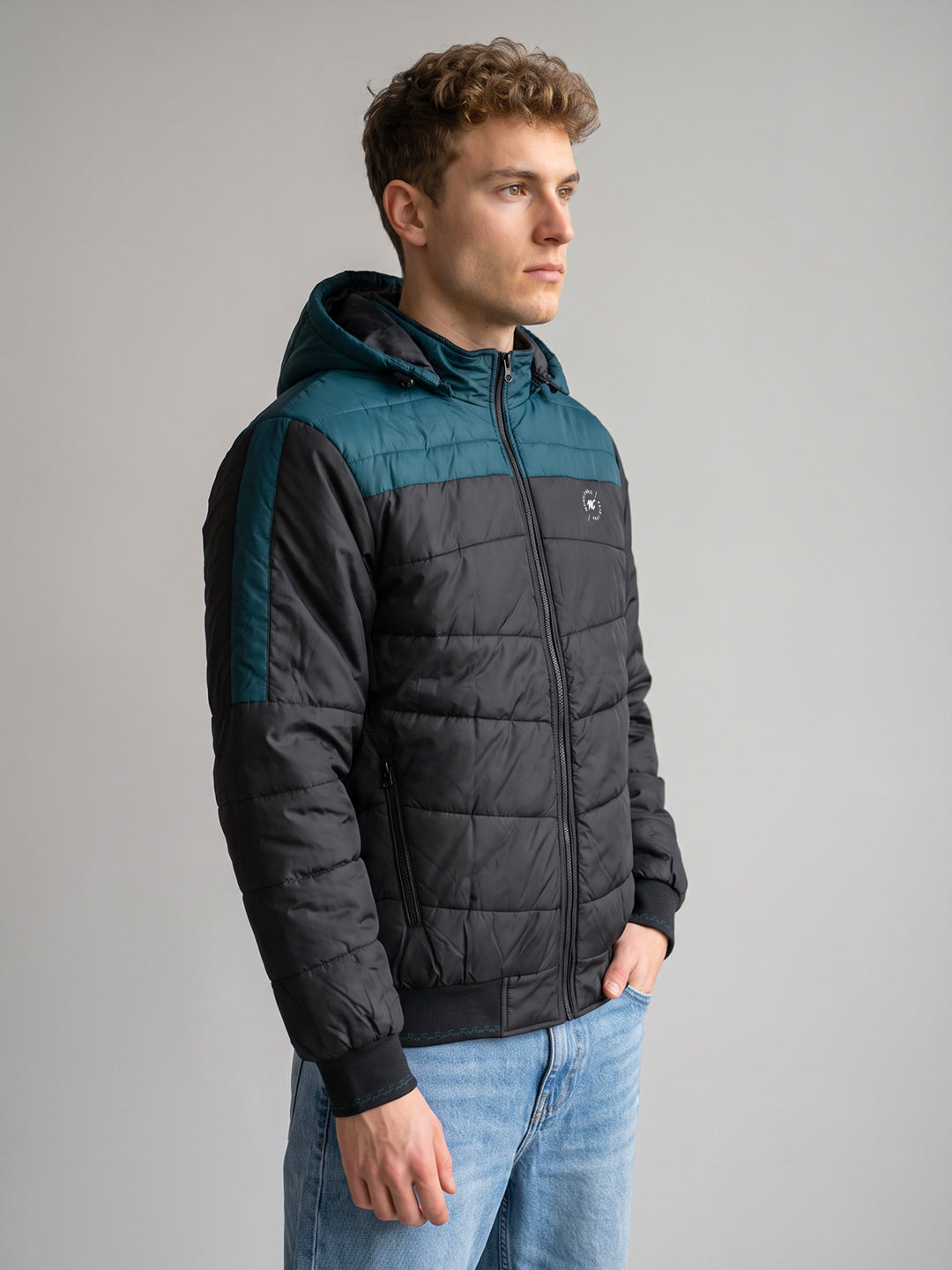 Men Black Solid Detachable Hood Full Sleeve Puffer Jacket