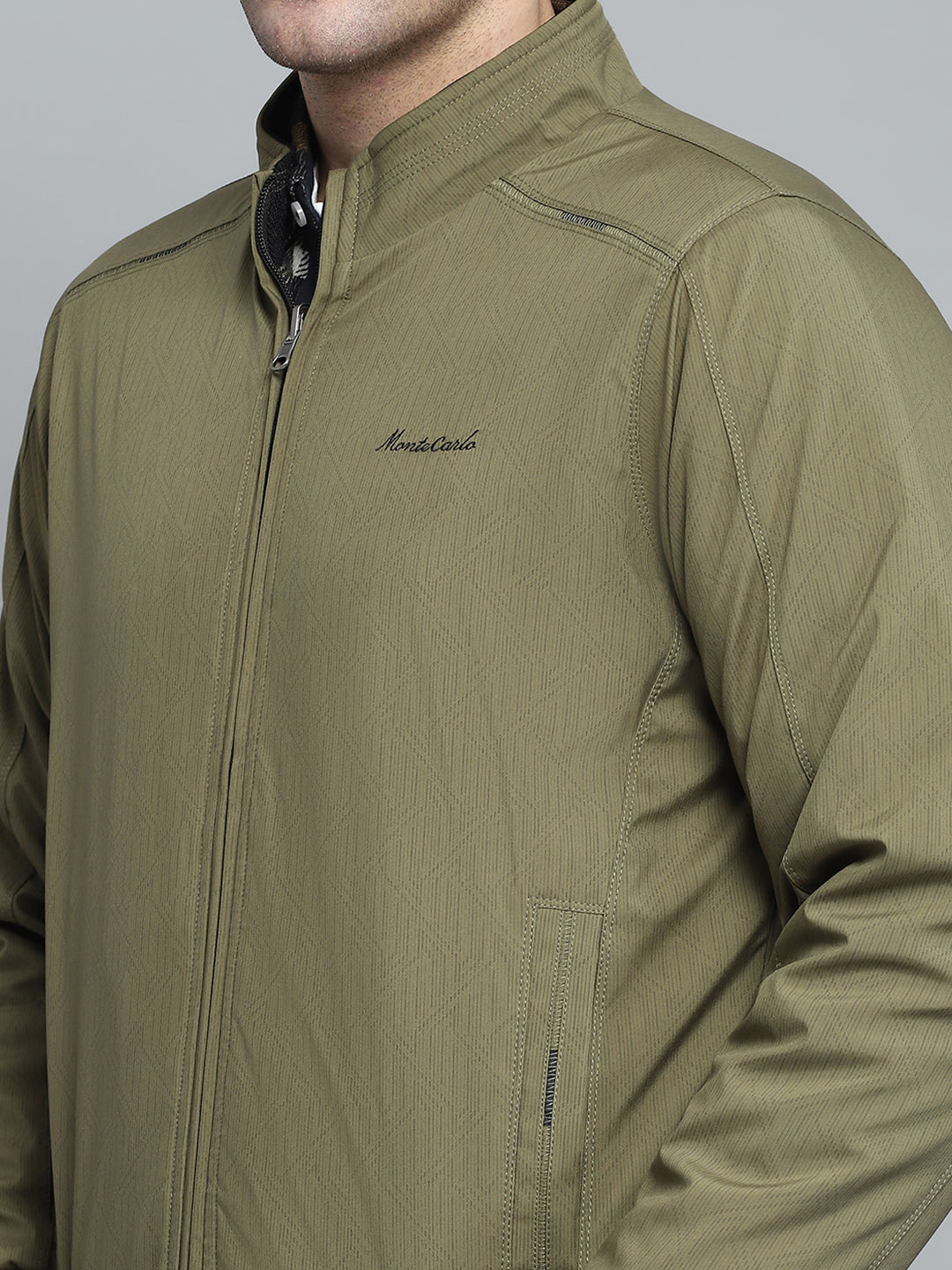 Men Green Solid Mock Neck Full Sleeve Jacket