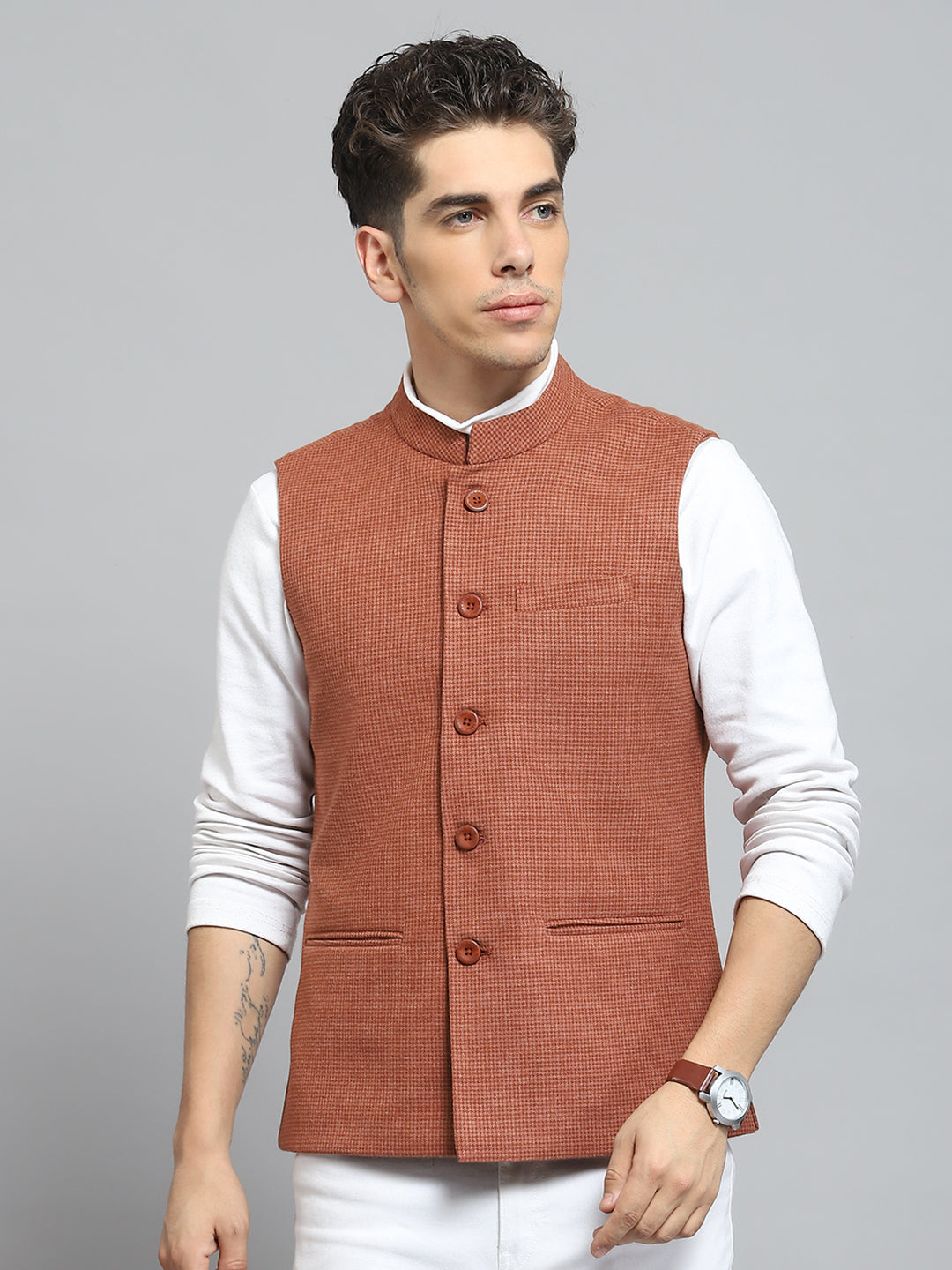 Men Orange Solid Band Collar Sleeveless Jacket
