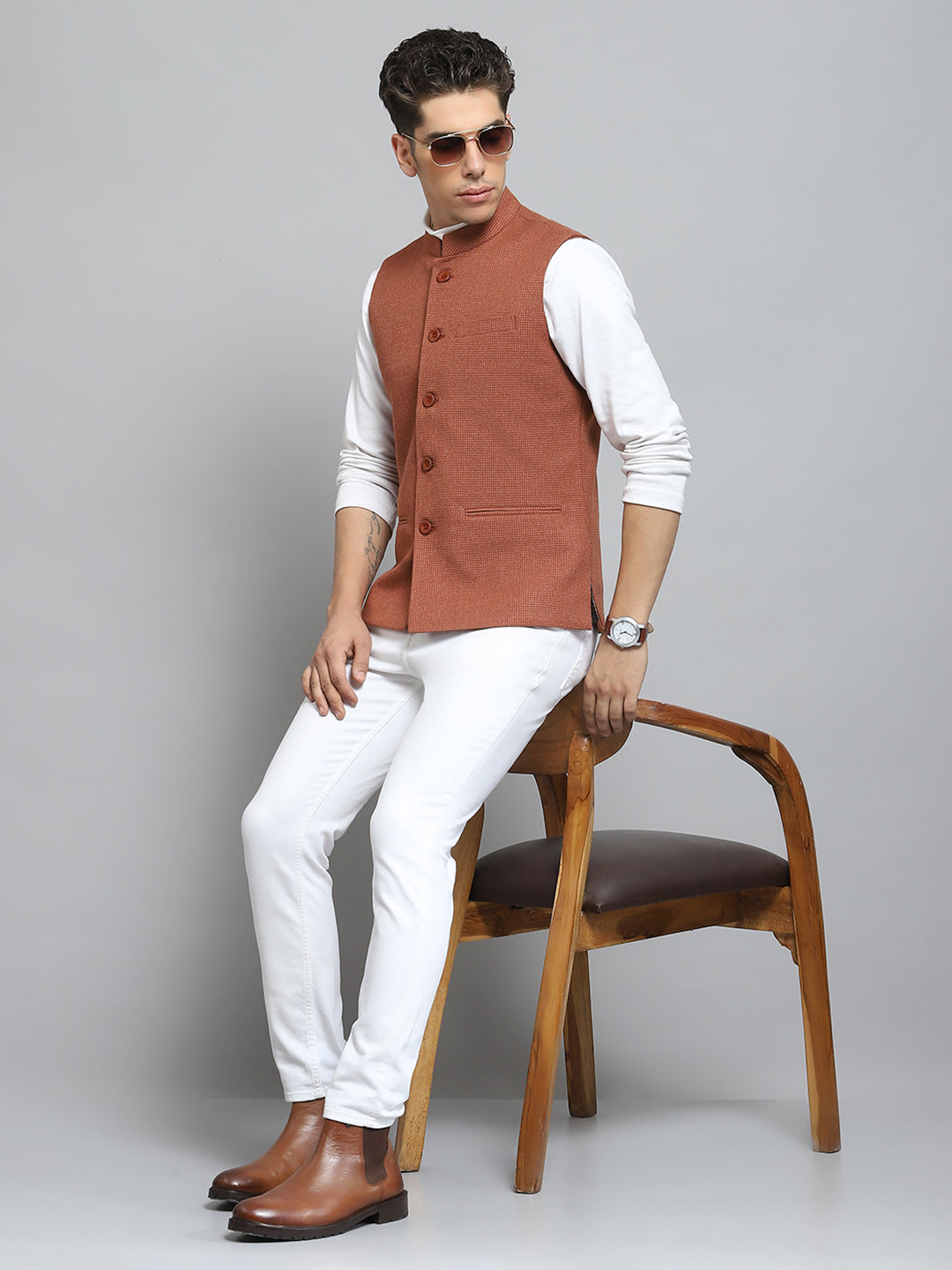 Men Orange Solid Band Collar Sleeveless Jacket