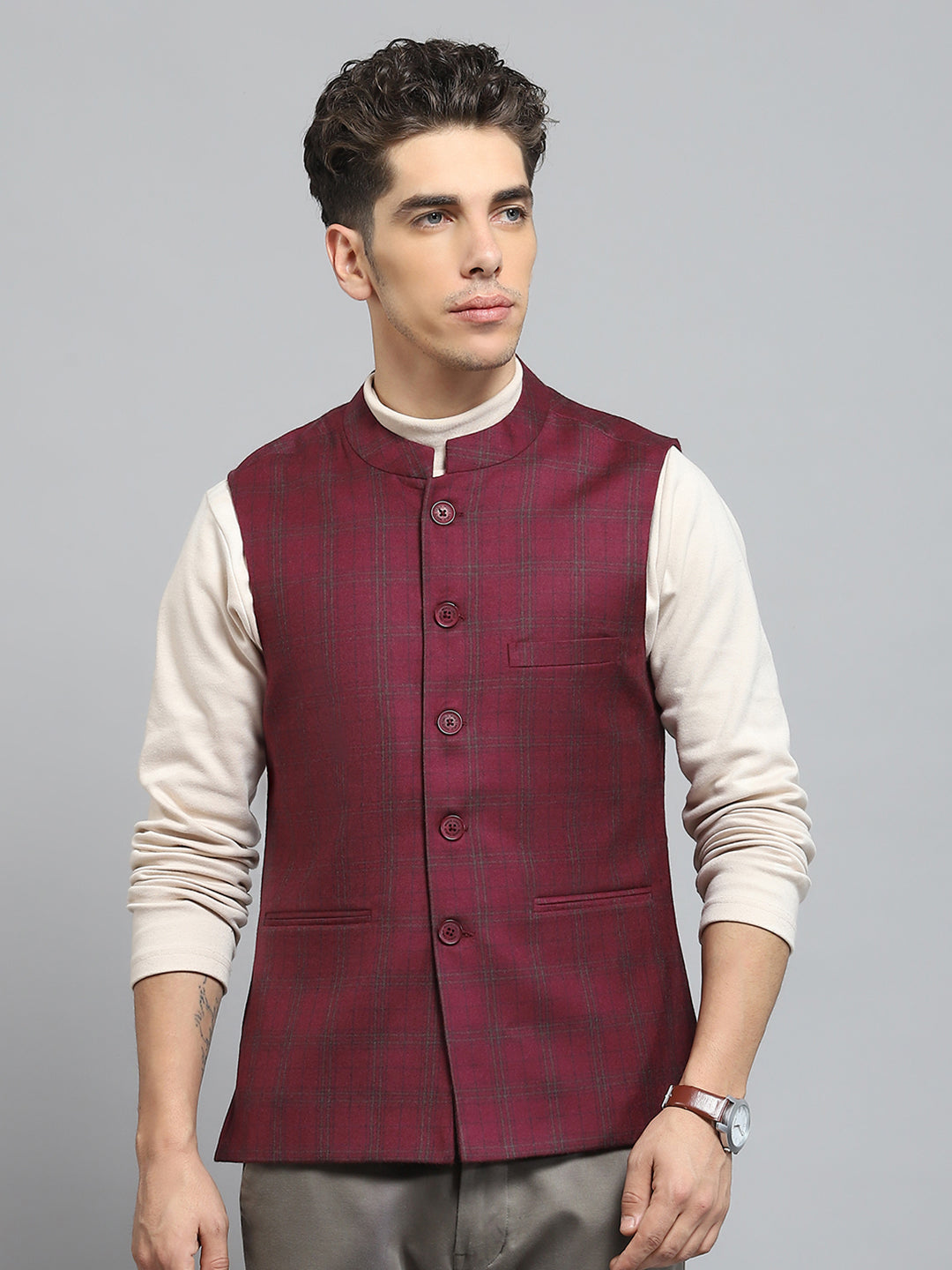 Men Maroon Solid Band Collar Sleeveless Jacket