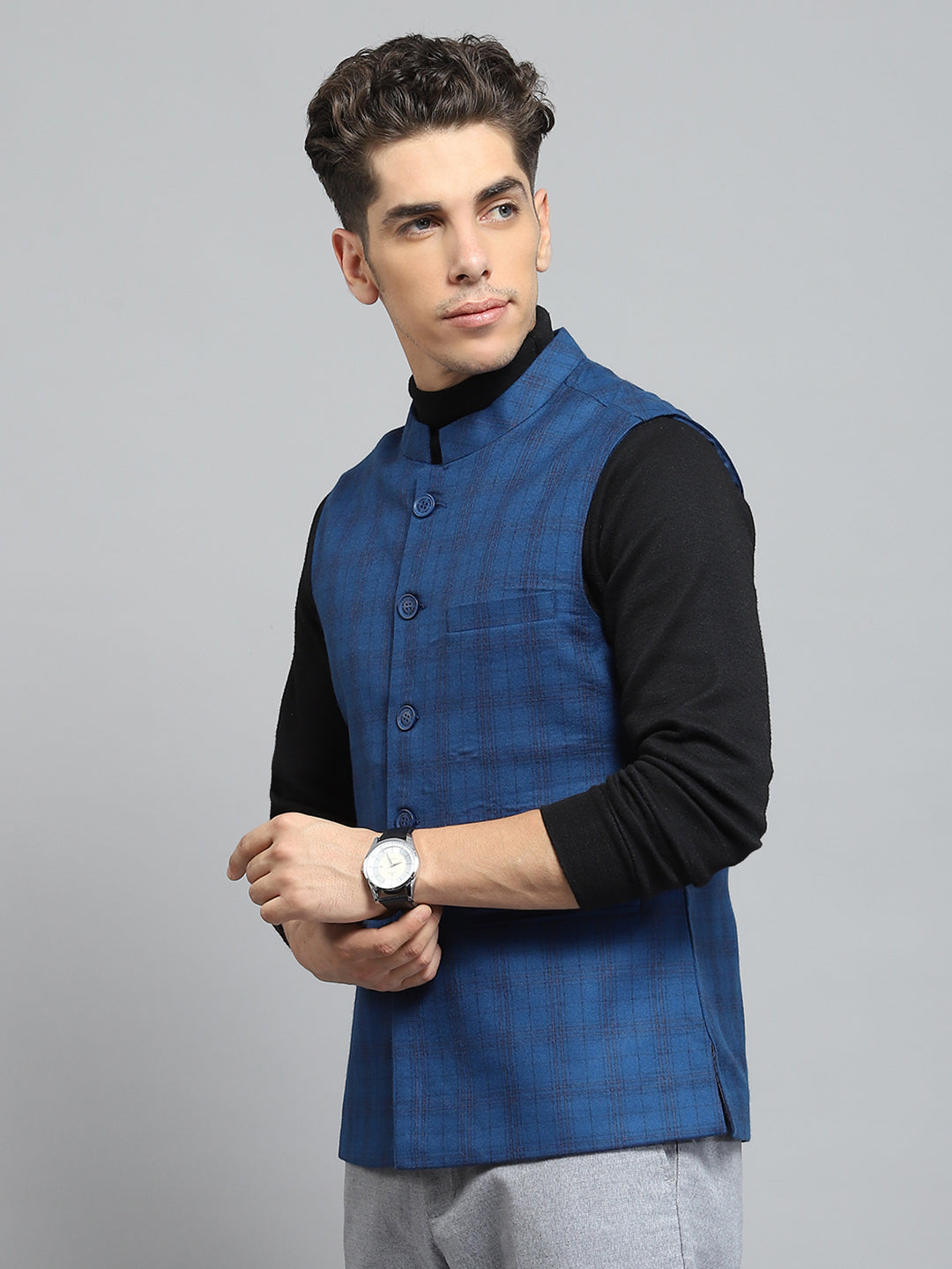 Men Black Solid Band Collar Sleeveless Jacket