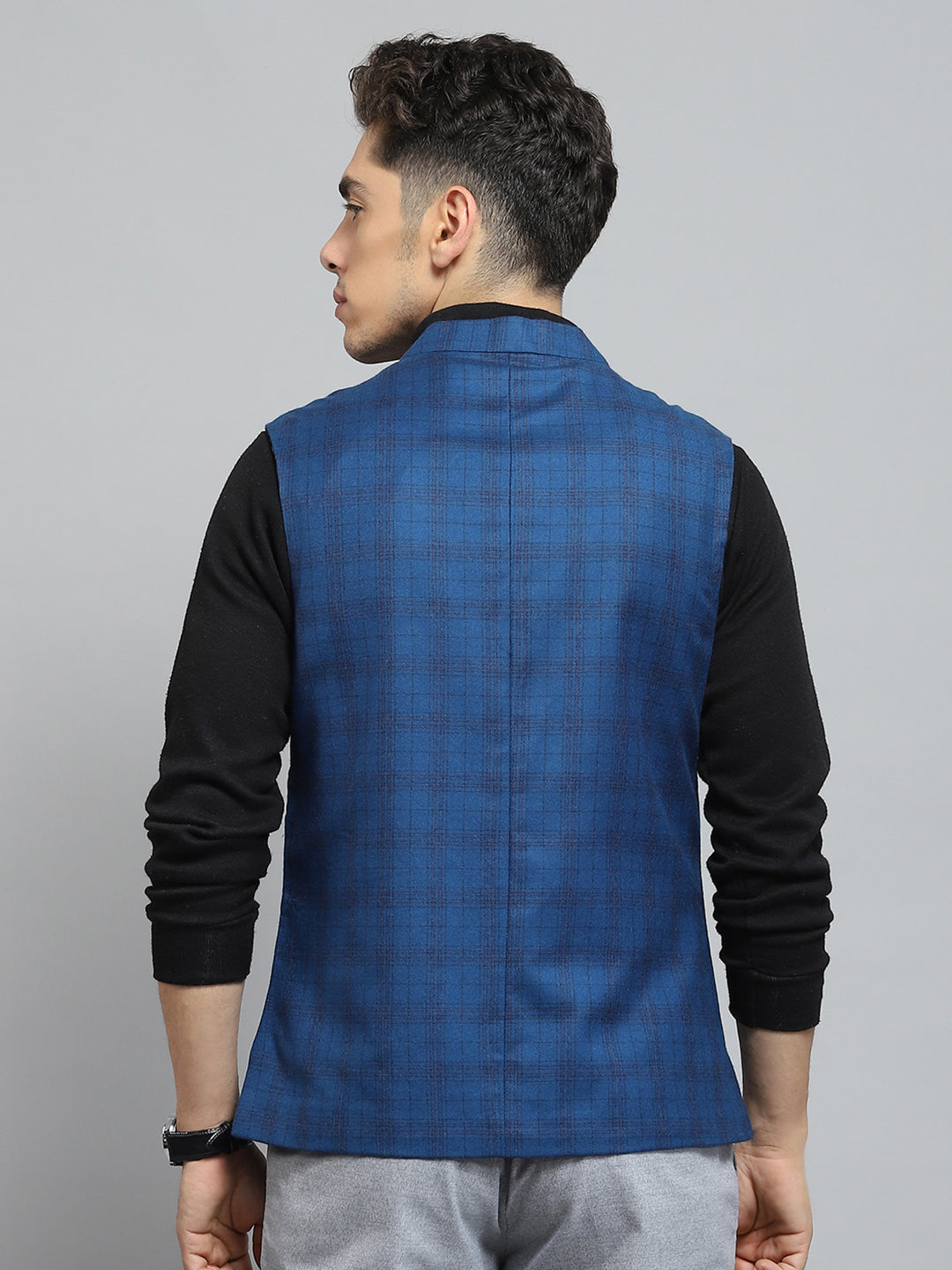 Men Black Solid Band Collar Sleeveless Jacket