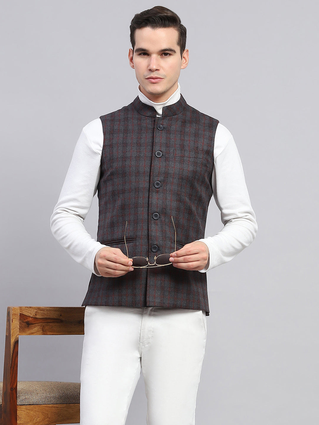 Men Grey Check Band Collar Sleeveless Jacket