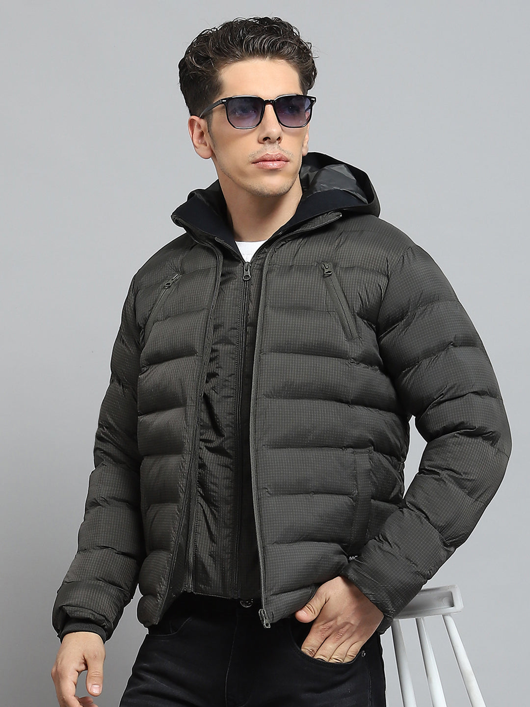 Men Olive Solid Hooded Full Sleeve Jacket