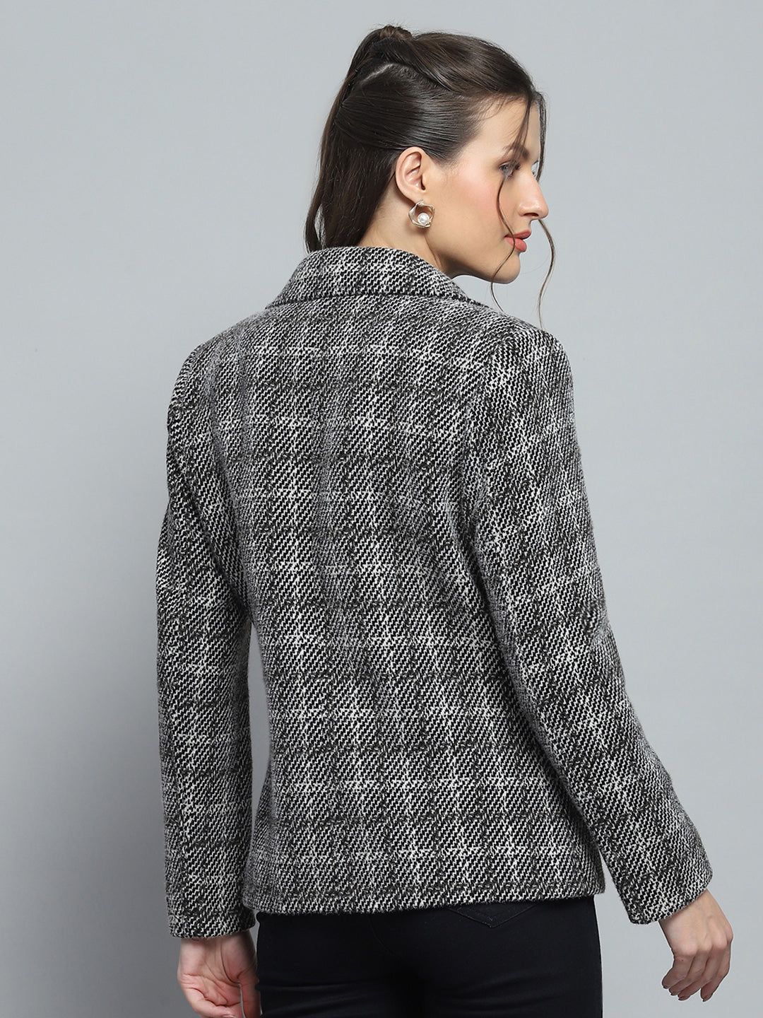 Women Black Check Notch Lapel Collar Full Sleeve Coat