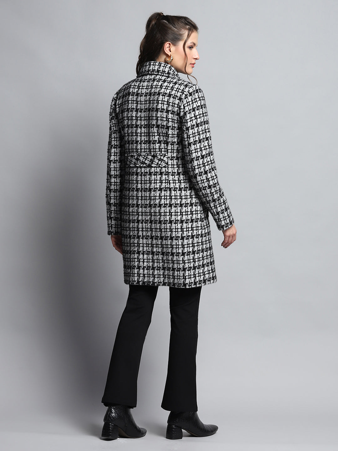 Women Black & White Check Notch Lapel Collar Full Sleeve Coat