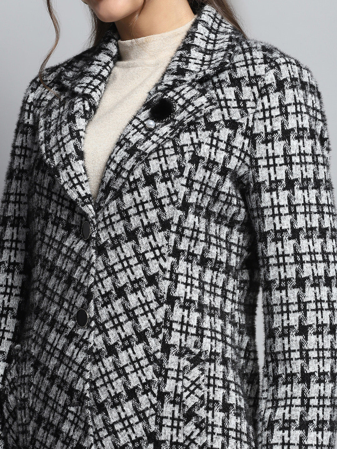 Women Black & White Check Notch Lapel Collar Full Sleeve Coat