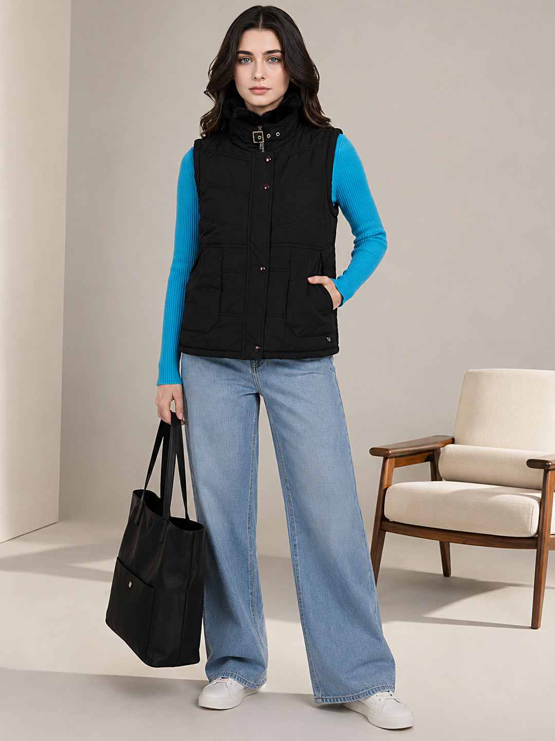 Women Black Solid Collar Sleeveless Puffer Jacket