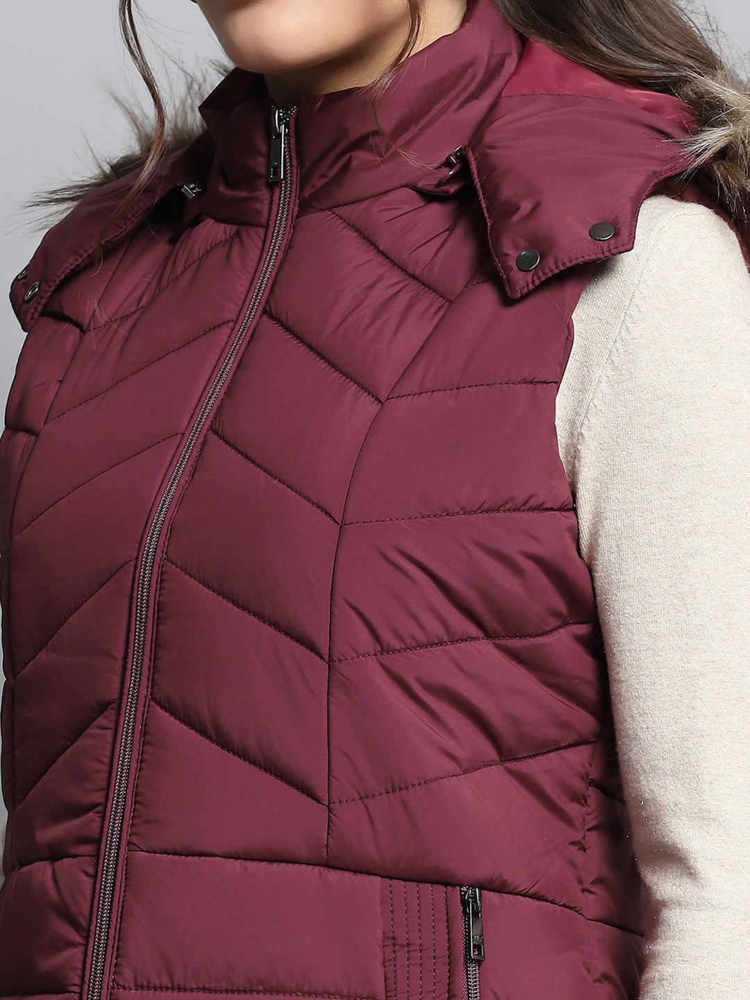Women Maroon Solid Detachable Hood Sleeveless Jacket