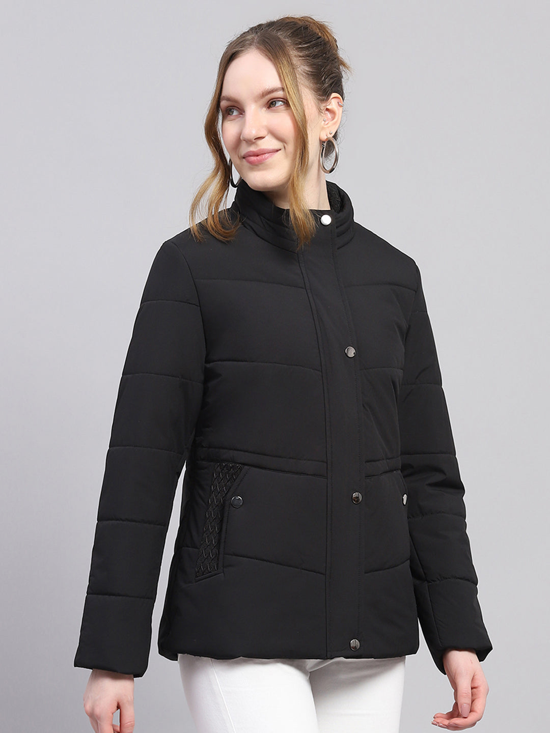 Women Black Solid Collar Full Sleeve Puffer Jacket