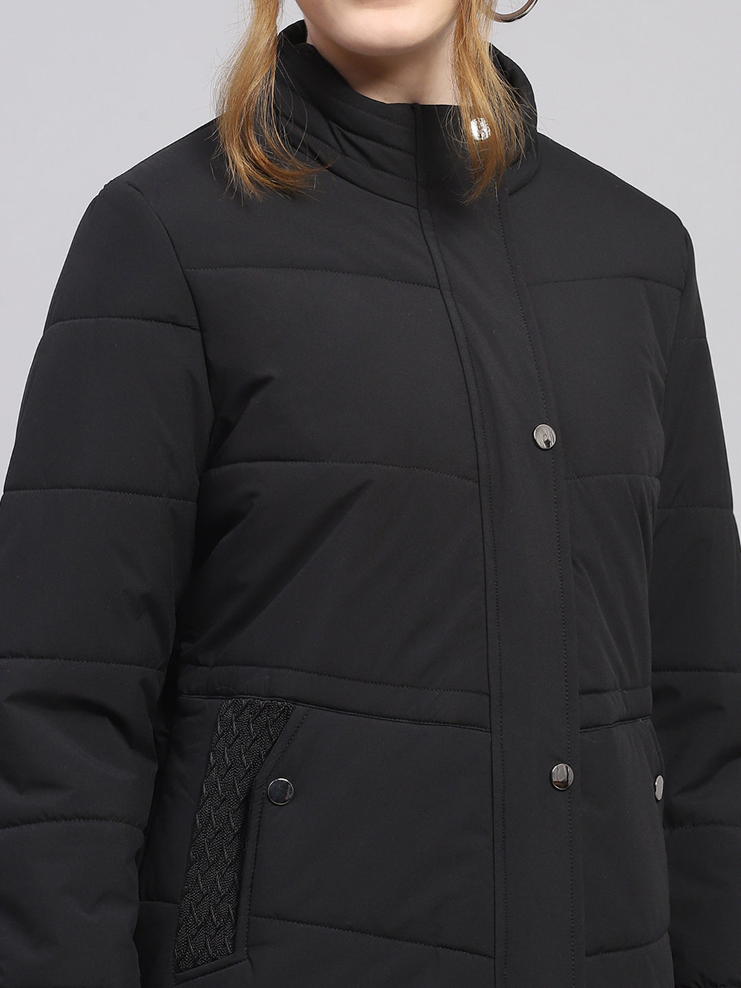 Women Black Solid Collar Full Sleeve Puffer Jacket