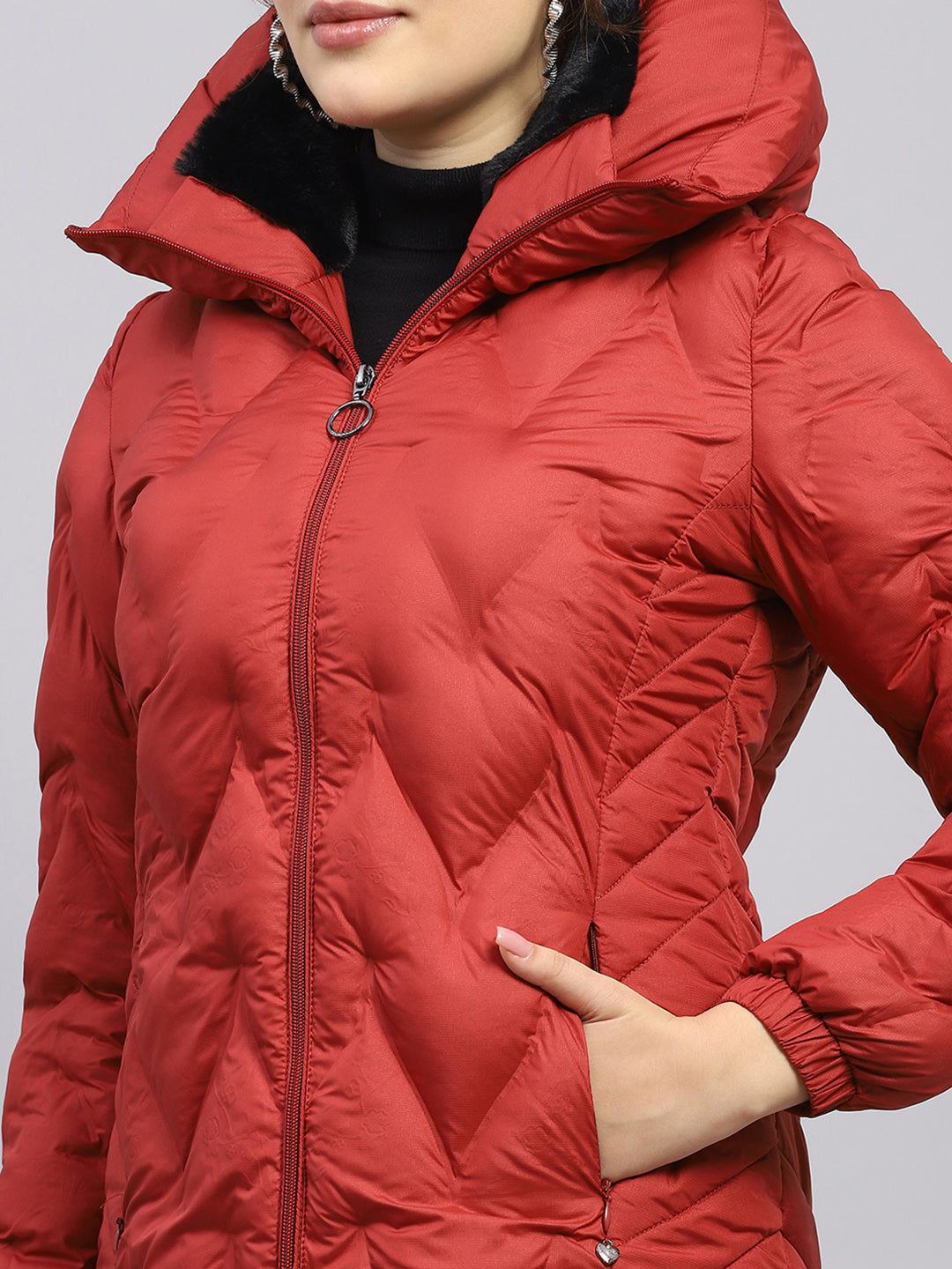 Women Maroon Embossed Collar Full Sleeve Puffer Jacket