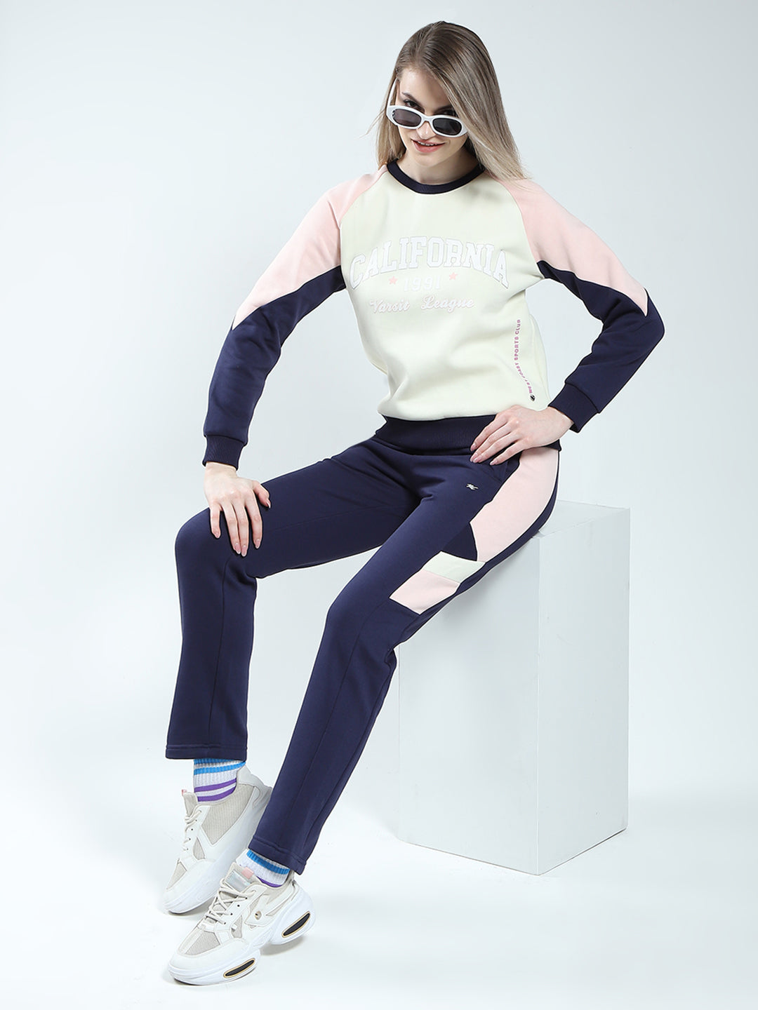 Women Blue & Beige Printed Round Neck Full Sleeve Winter Tracksuit