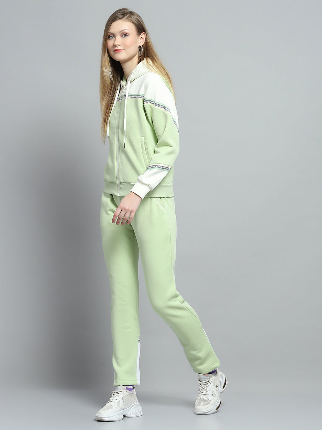 Women Green Solid Hooded Full Sleeve Tracksuit