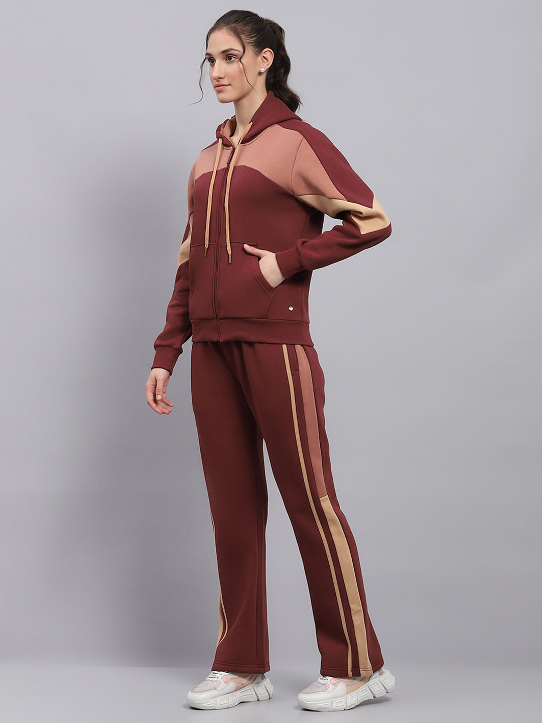 Women Maroon Solid Hooded Full Sleeve Winter Tracksuit