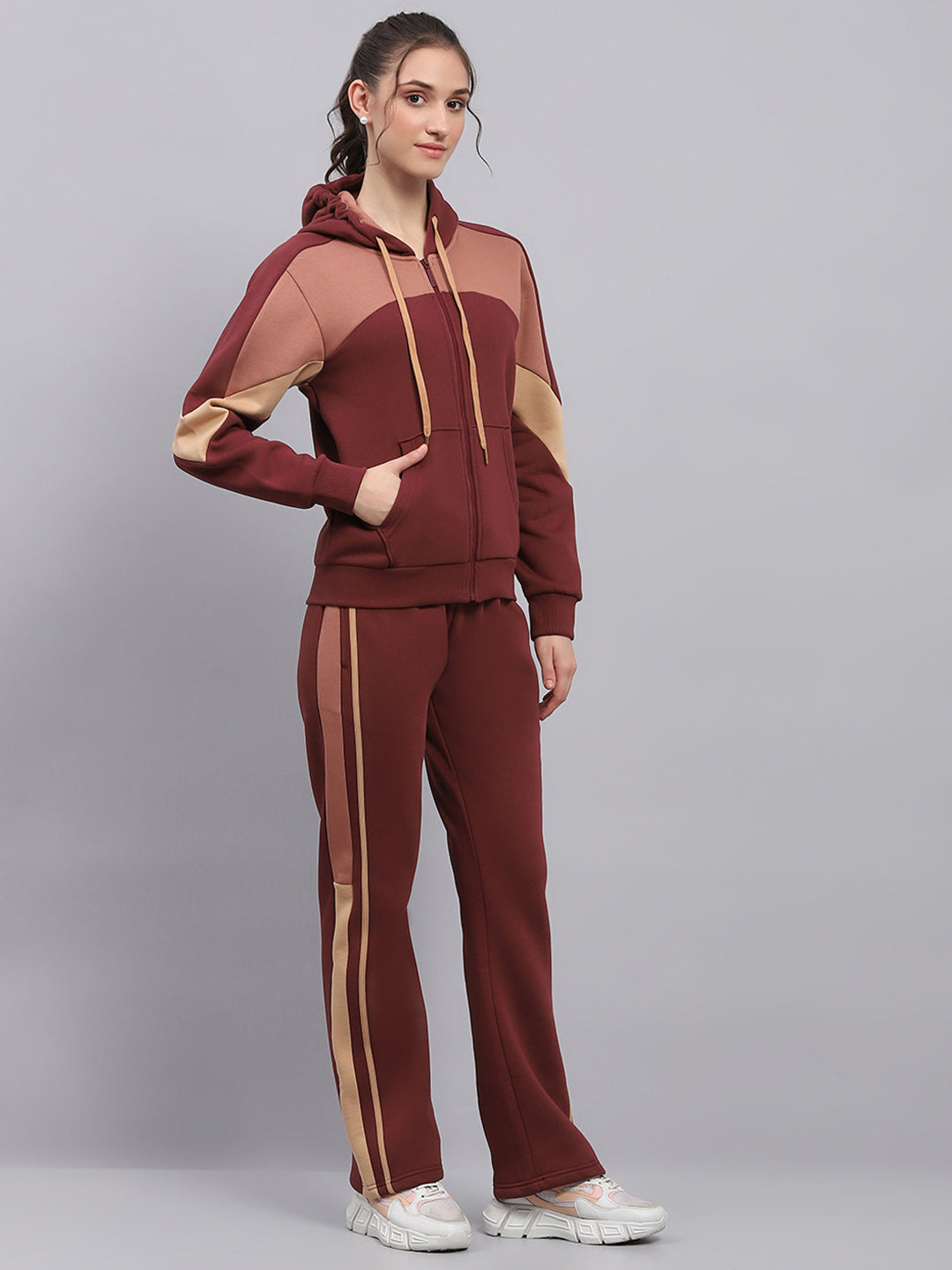Women Maroon Solid Hooded Full Sleeve Winter Tracksuit