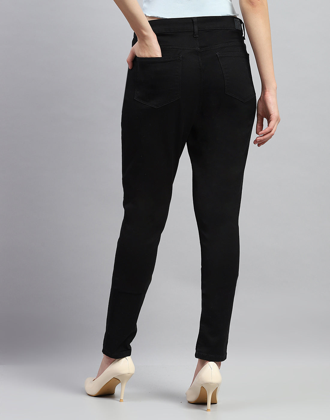 Women Black Solid Slim Fit Denim